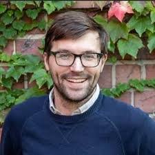 Alice Rosen's Instagram, Twitter & Facebook