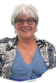 Carol Dickie's Instagram, Twitter & Facebook