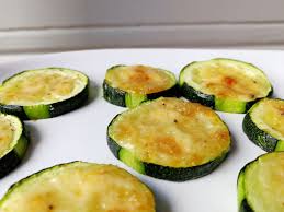 Ces Petites Bouchees Parmesan Courgettes Sont Parfaites Pour L Apero Idee Decouverte Sur Le Superbe Blog Un Dejeuner De Soleil Niveau