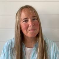 Sara Faust's Instagram, Twitter & Facebook