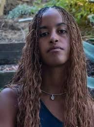 Malia Obama is starting her career in Hollywood and has decided to separate  herself from her family by changing her name... And everyone's saying the  same thing! 😱 See her new alias