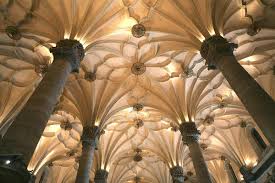 Zaragoza es uno de esos destinos en los que es fácil sentirse a gusto.la ciudad gira en torno a la extensa plaza del pilar, espacio que es escenario de las principales celebraciones. Lonja De Zaragoza Saragossa 1551 Structurae