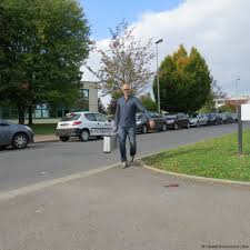 On trouve des carrossiers professionnels presque partout en france. Mecanique Peintre Carrossier Il Repare Votre Tole A Domicile Liberte Caen