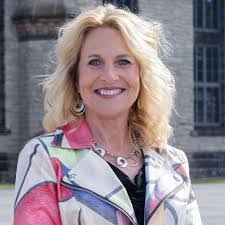 Regina Jefferson's Instagram, Twitter & Facebook