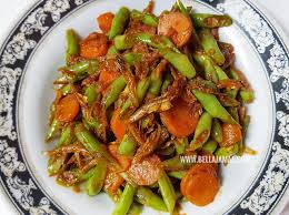 Lauk ini sedap dimakan dengan nasi putih. Resepi Kacang Buncis Goreng Sedap