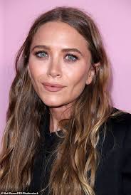 The two do not share children, but sarkozy has two children, margot and julien, from his previous marriage to charlotte bernard. Mary Kate Olsen A Un Contrat De Mariage A Toute Epreuve Au Milieu Du Divorce Avec Son Mari Olivier Sarkozy Fr24 News France