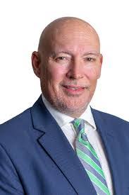 Travis Worthington's Instagram, Twitter & Facebook