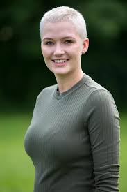 Lizzie Has Shaved Her Head To Help Raise Awareness Of A Rare Condition That Made Her Pull All Her Hair Out Shave Her Head Pulling Hair Out Hair Pulling