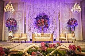 8 Ide Gaya Pelaminan Dari Modern Sampai Klasik Demi Kenangan Manis Di Hari Pernikahanm Wedding Planner Binder Wedding Stage Design Wedding Planner Printables