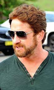 Gerry In Oz His Natural Hair Color I Do Love It So Sloane Gerard Butler Gerard Butler