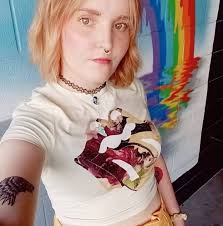 Rewatching GG for I believe the 112th time, love it so much. I am at the  episode where Luke is throwing April a birthday party and Anna Nardini is  freaking out because