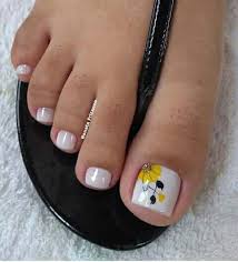 Una planta que muchas veces amamos solamente por su belleza, pero la verdad es que cuenta con varios beneficios para la salud. Pin De Michelle M En Unas De Los Pies Bonitas Unas Manos Y Pies Unas De Pies Sencillas Unas Decoradas Con Girasoles