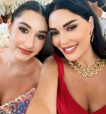 وكأنها شقيقتها وليست ابنتها .. الفنانة "سيرين عبد النور" وابنتها بـ الطف  ظهور