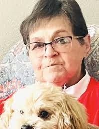 Pam Bloom's Instagram, Twitter & Facebook