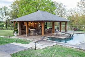 Terrasse Von Uki Hauser Mit Pool Hinterhof Design Fur Aussenkuche