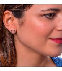 Essential silver hoop earring. Silver hoops with unique design