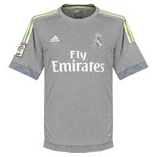 Real madrid kit history and visual identity over the last century, including club badges, colours, apparel and current official kit of los blancos. Real Madrid Football Shirt Archive