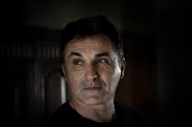 Het wonderbaarlijke leven van olympisch finalist Patrick Stevens: op de  vuist met z'n vader, relaties met vedetten en feesten met zanger van  Coldplay