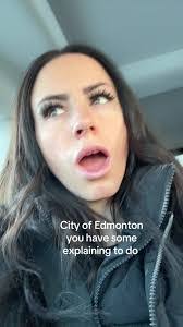 Alyssa Downey's Instagram, Twitter & Facebook