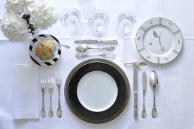 Comment Dresser La Table Dans Les Regles De L Art Fetes Et Receptions
