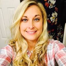 Courtney Creed's Instagram, Twitter & Facebook