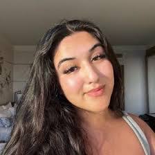 Jenny Mata's Instagram, Twitter & Facebook