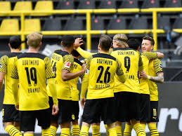 To ensure a share price chart shows an accurate reflection of the share price, the graph may be 'rebased' to take into account corporate actions that affect the price, but not the value. Bvb Streichliste Dortmund Trennt Sich Von Sieben Profis Schlagt Eintracht Frankfurt Zu Eintracht