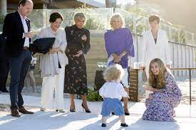 Newlywed carrie johnson was a vision in yellow as she visited a beach with husband boris yesterday ahead of the g7 summit in cornwall. Boris Johnson S Son Wilfred Steals The Show At G7 Beach Event Evening Standard
