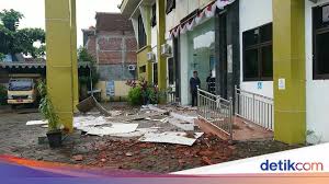 2 fakta di balik gempa bogor yang terasa hingga jakarta. Bmkg Soal Gempa M 6 1 Daerah Terdampak Terparah Di Malang Dan Sekitarnya