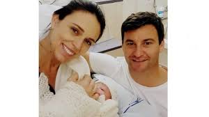 Terbaru, pihak polis sedang menyiasat mesej ugutan bunuh yang dihantar kepada jacinda ardern, perdana menteri new zealand menerusi medium media sosial. Perdana Menteri Wanita New Zealand Jacinda Ardern Sambut Bayi Sulung Pada Usia 37 Wanista Com