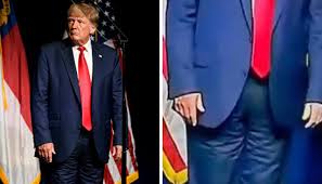 Viewers think donald trump had his pants on backwards during his big comeback speech on saturday night. Uyrw44kxbe2bem