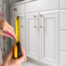 How-to Choose the Right Length Pull for Cabinets | Porch Daydreamer