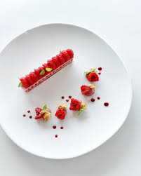 Agnifique Dressage De Mon Chef Adjoint Retrofloxy Framboise Choco Blanc Paques 2019 Eze Mo Presentation Dessert Desserts A L Assiette Framboise