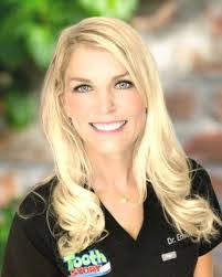 Whitney Tanner's Instagram, Twitter & Facebook