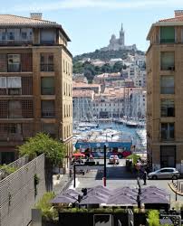 Vue Notre Dame De La Garde Depuis Le Vieux Port De Marseille Marseille Vieux Port Vieux Port De Marseille