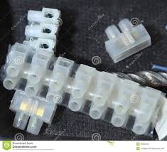 Terminales Electricas Para Cable Bloques De Terminales Para Los Cables Electricos Cableado Electrico Cable Terminal