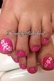 Check them out and pin the cutest to show to your nail artist later. Flower Toe Nails Hawaiian Flower Nails Toenail Art Designs