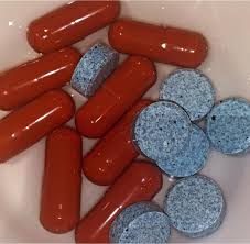 În lanțurile de medicamente moderne există o selecție uriașă de medicamente care sunt prescrise de medicii ari, gripa sau arvi. Dr Adina Alberts Revin Din Nou Asupra Acestei SubstanÈ›e Magice Albastrul De Metilen Am Amintit De Mai Multe Ori CÄƒ Este Un Antiviral Extrem De Eficace È™i V Am Indicat SÄƒ LuaÈ›i