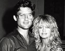 Kate hudson and brother oliver hudson tell a story about how kurt russell came back to their house and watched them sleep after he started dating their mother, goldie hawn. Kurt Russell Goldie Hawn Make An Unexpected Announcement