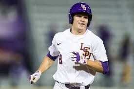 User @gustejanus, whose real name is gustė janušauskaitė, shared a horrific story that began when her mother claimed she caught a man lurking using their ring doorbell footage. Lsu Mom Helena Duplantis Had An Athletic Mother S Day For The Ages