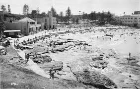 Cronulla Beach In Southern Sydney In 1950 Australia Beach Beach Surfing