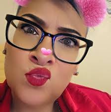 Samantha Knee's Instagram, Twitter & Facebook