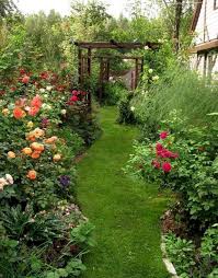 35 Beautiful Country Garden Design Ideas You Definitely Like In 2020 Home Garden Design Country Garden Decor Cottage Garden Design