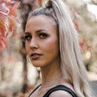 Denise Kremer's Instagram, Twitter & Facebook