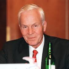 29 (i.a.92) his original work and compilations have continued to appear. Rangliste Die Reichsten Ostschweizer 2020
