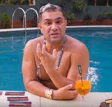 Apesar de tudo ser tramado para que nadja pessoa e ana paula se enfrentarem na roça, evandro santo, o terceiro participante da berlinda, não gostou da postura dos alguns participantes e ameaçou abandonar o reality show. Apos O Fim De A Fazenda 10 Evandro Santo Elogia Marcos Mion E Diz Nao Desmerecendo Justus Mas Deu Vida Ao Reality Estrelando