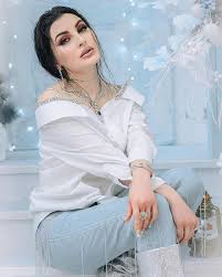 لو خيرت بين الزواج من عشرينية او كروبات السياحة في اذربيجان Facebook