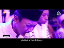 Free terbaru lagu rindu ayah voc gus azmi bikin jutaan orang menangis lagu terbaik 2020 mp3. Rindu Ayah Lirik Voc Gus Azmi Syubbanul Muslimin Youtube