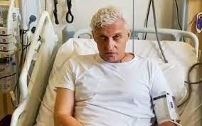 Банкир и предприниматель олег тиньков рассказал о своей болезни и семейном благотворительном фонде, который будет помогать больным с лейкемией. Tinkov Pokazal Video Peresadki Kostnogo Mozga Obshestvo Rbk