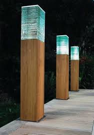 Borne Lumineuse En Bois Eclairage De Jardin Et Terrasse Adorable Eclairage In 2020